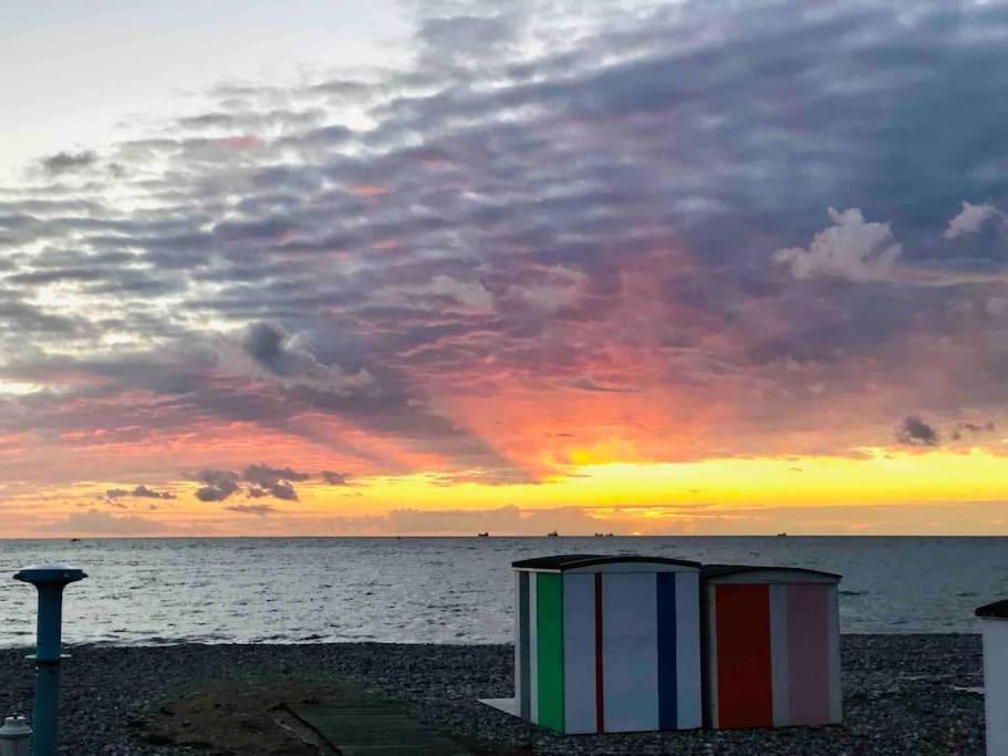 Appartamento L'Appar-T, Esprit Industriel A 2 Pas De L'Eau ! Le Havre Esterno foto